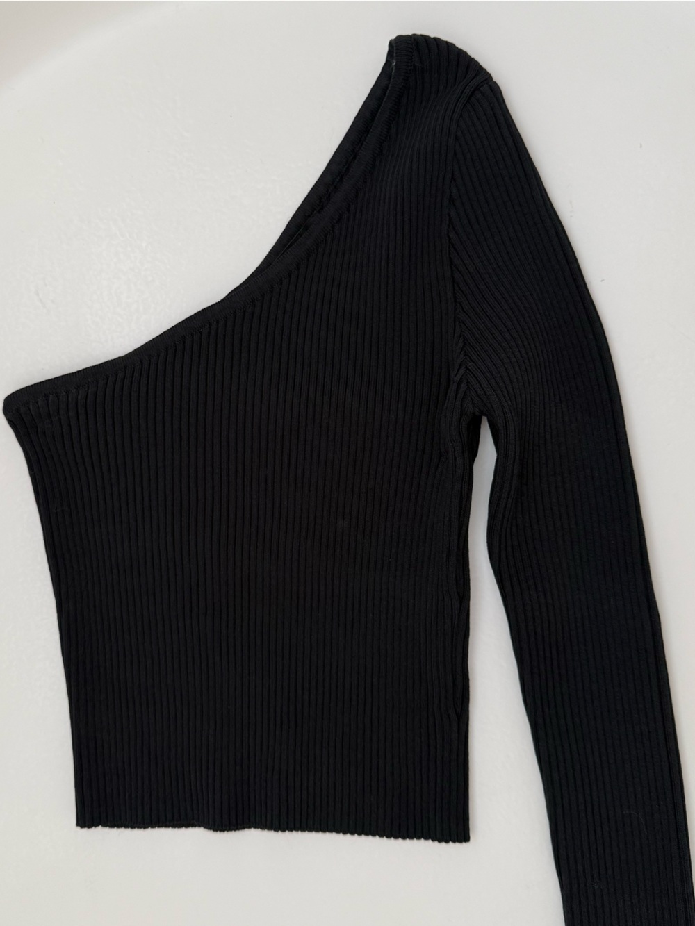 Black Ribbed One-Shoulder Crop Top